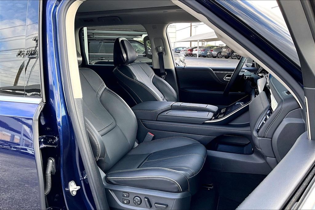 Certified 2025 INFINITI QX80 Sensory image 12