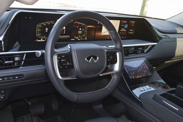Used 2025 INFINITI QX80 Sensory AWD/4WD image 14