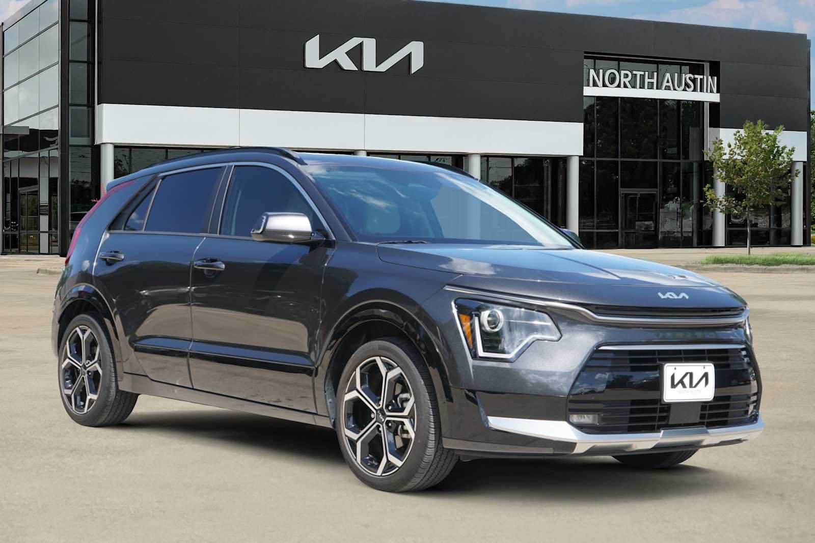 Certified 2024 Kia Niro EX Touring FWD image 7