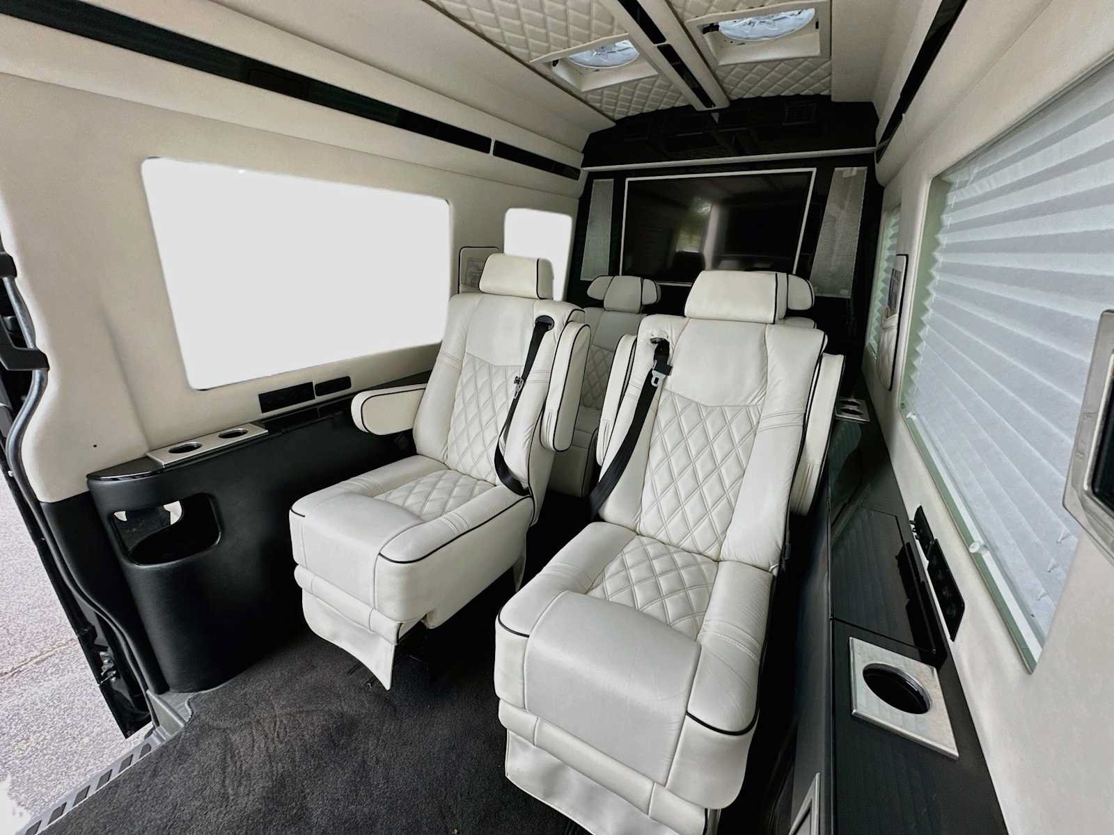Used 2015 Mercedes-Benz Sprinter 2500 image 24