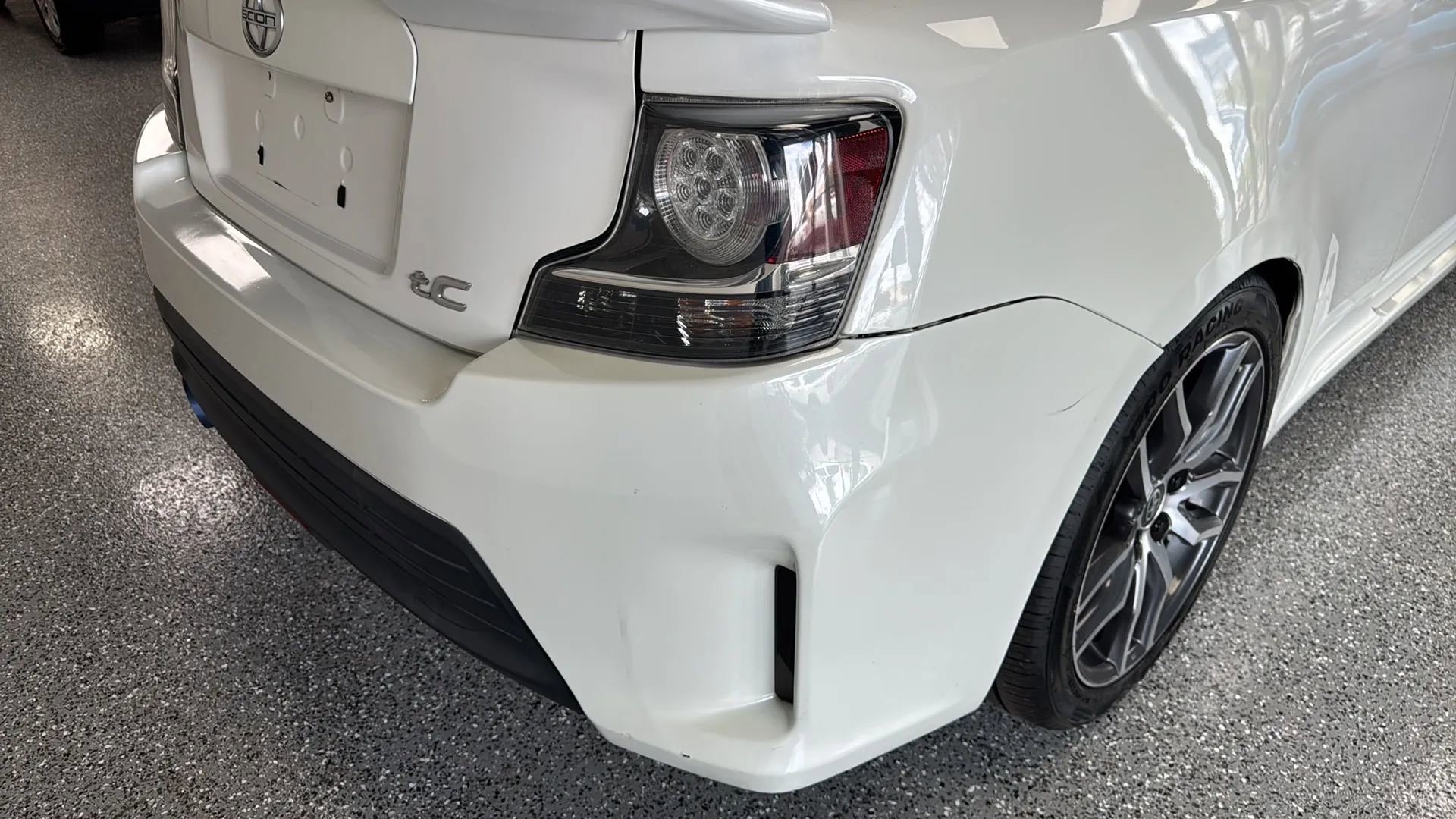 Used 2015 Scion tC FWD image 33
