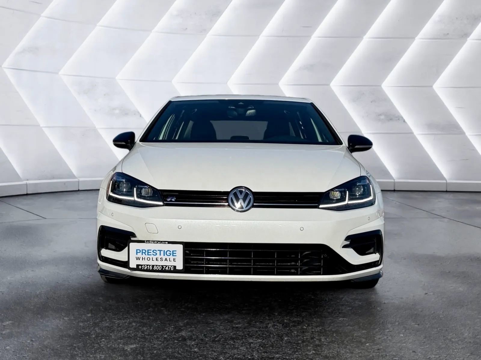 Used 2018 Volkswagen Golf R 4-Door AWD/4WD image 8