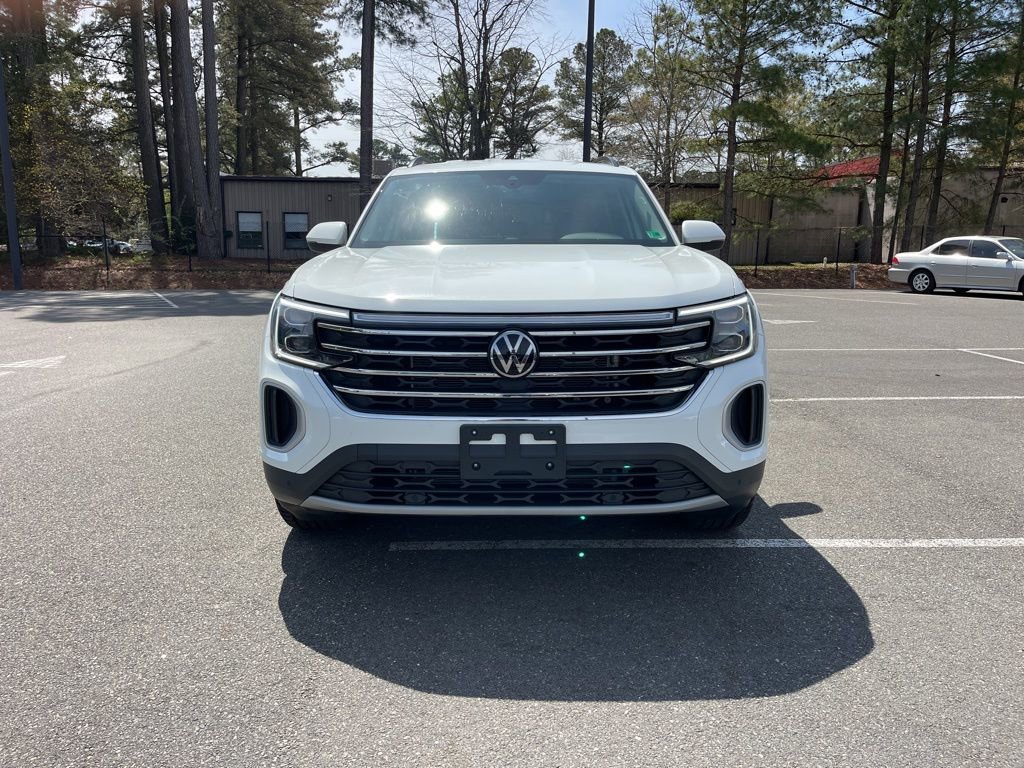 Used 2025 Volkswagen Atlas SE FWD image 3