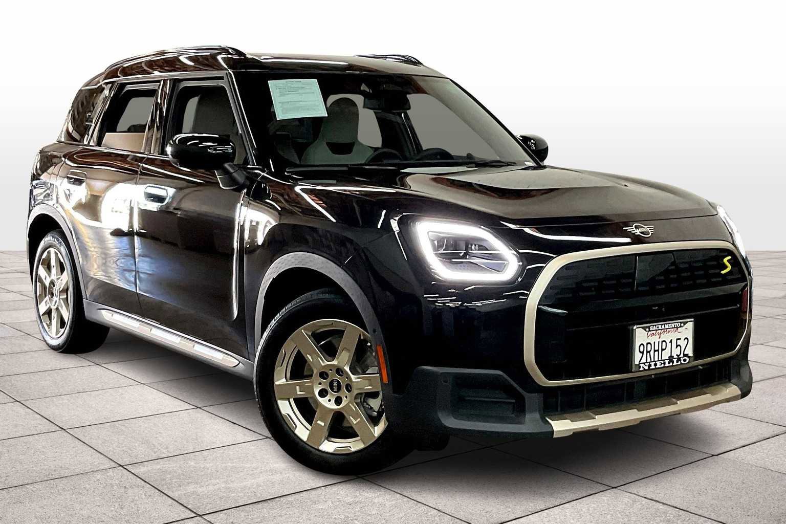 Used 2025 MINI Cooper Countryman SE image 2