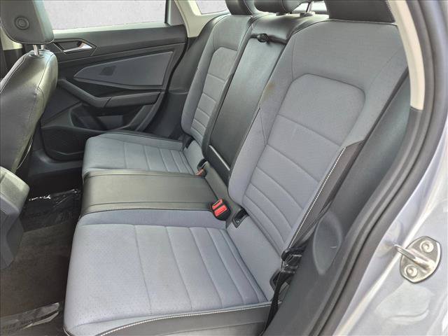 Used 2025 Volkswagen Jetta SE FWD image 23