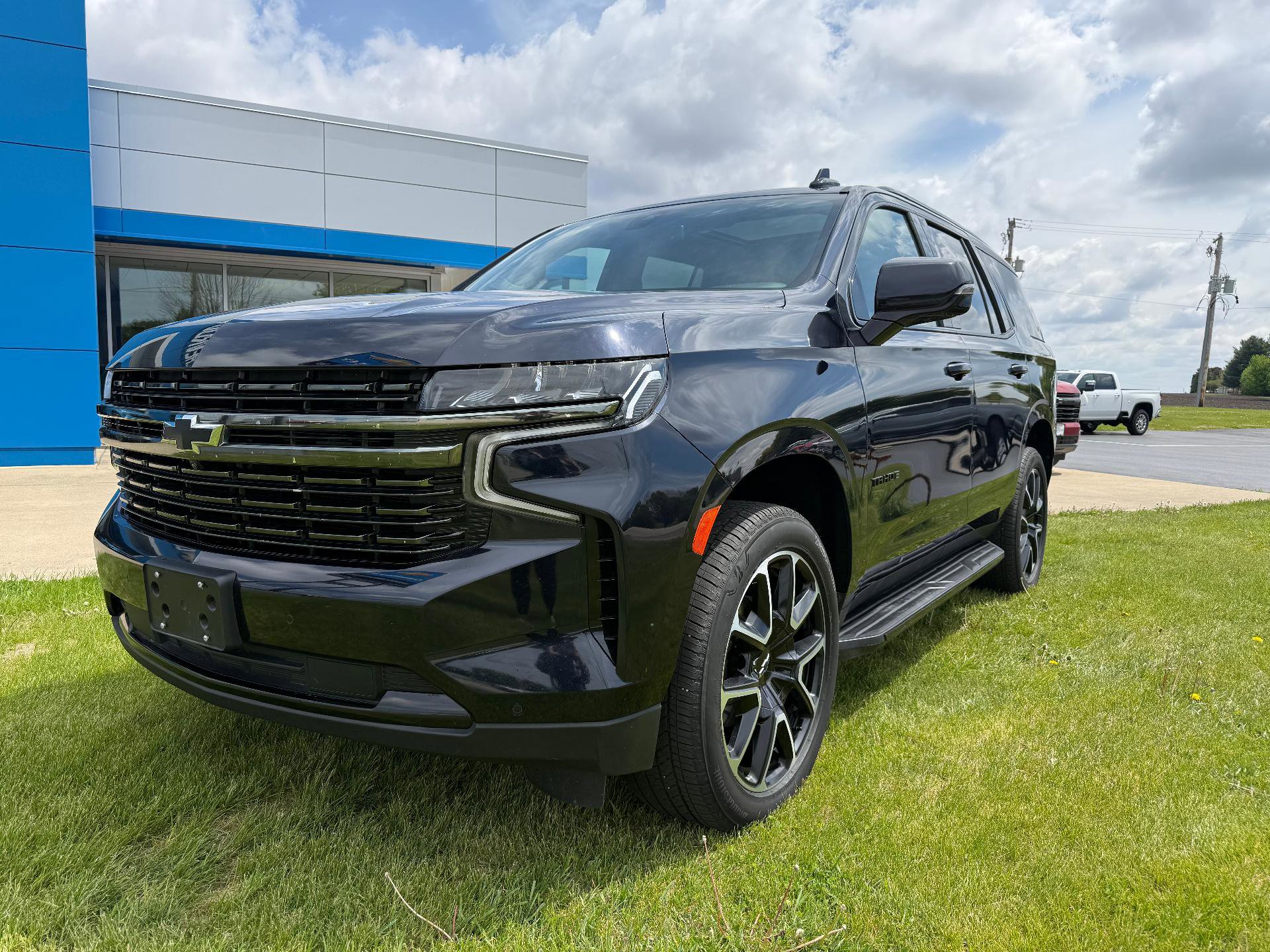 Certified 2021 Chevrolet Tahoe RST w/ Luxury Package AWD/4WD image 3