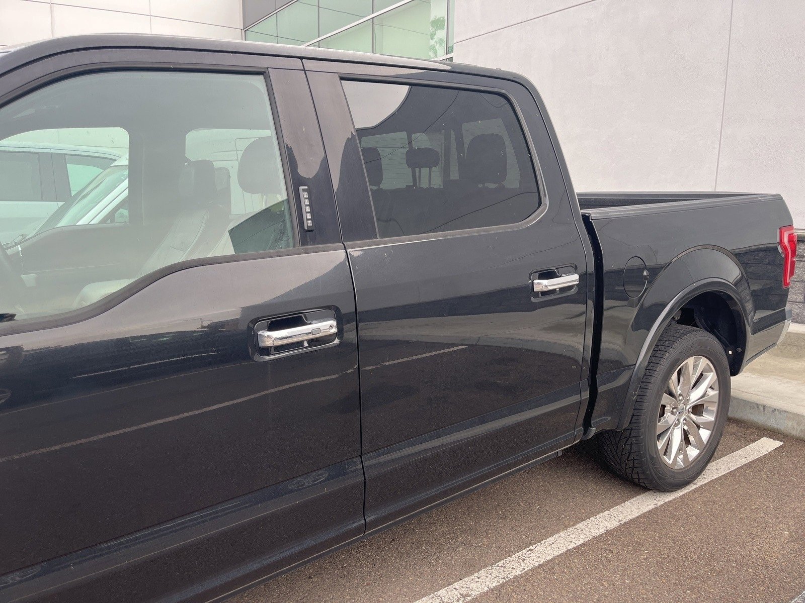 Used 2015 Ford F150 Lariat w/ Equipment Group 502A Luxury image 3