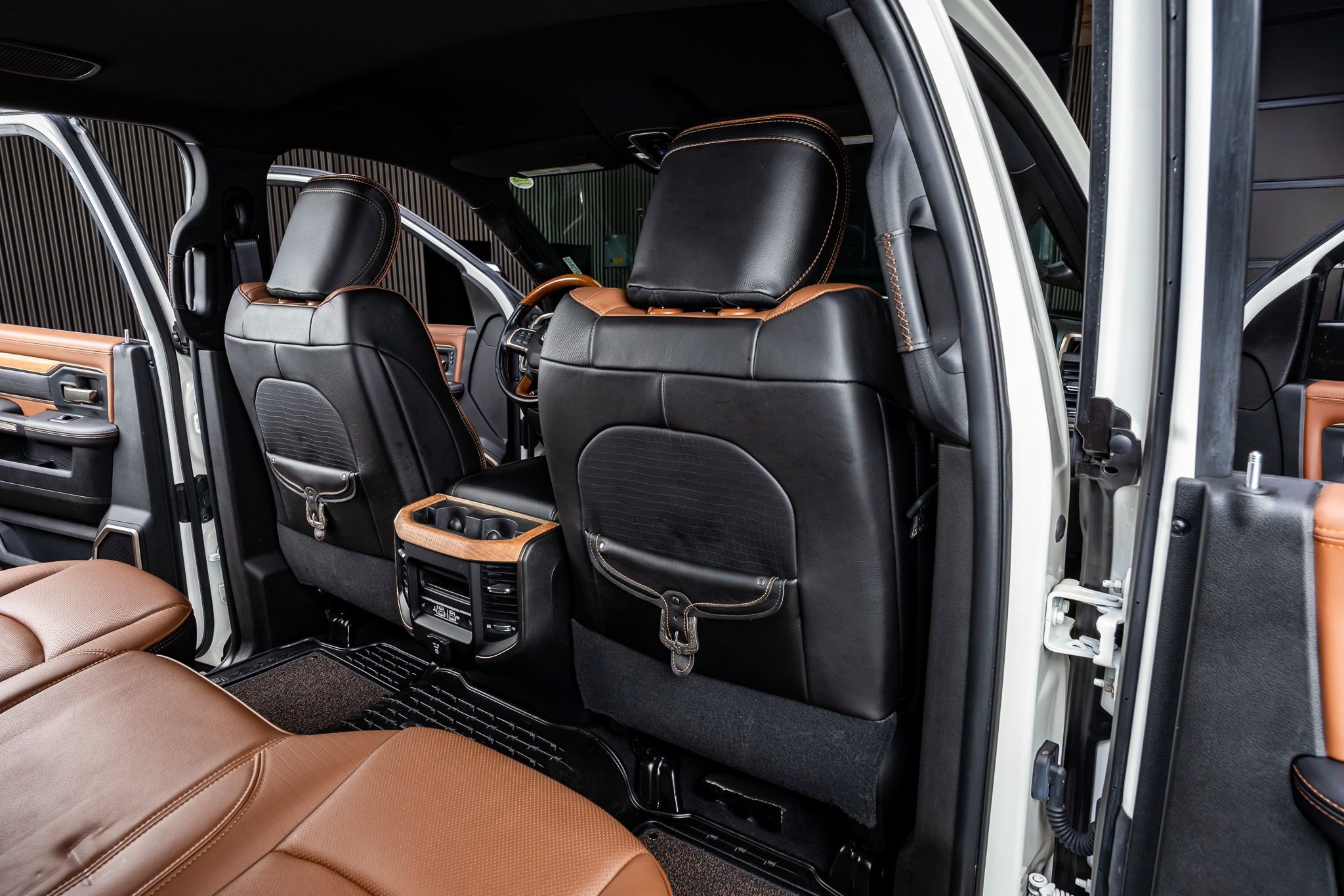 Used 2020 RAM 3500 Limited image 32