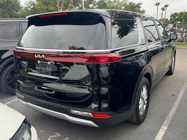 Used 2024 Kia Carnival LX FWD image 3