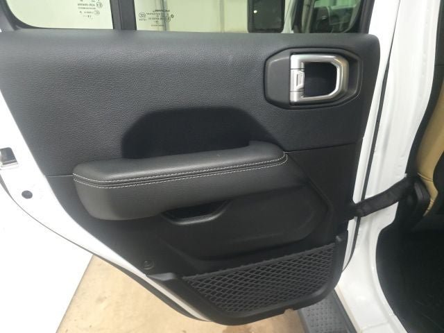 Used 2019 Jeep Wrangler Unlimited Rubicon AWD/4WD image 16