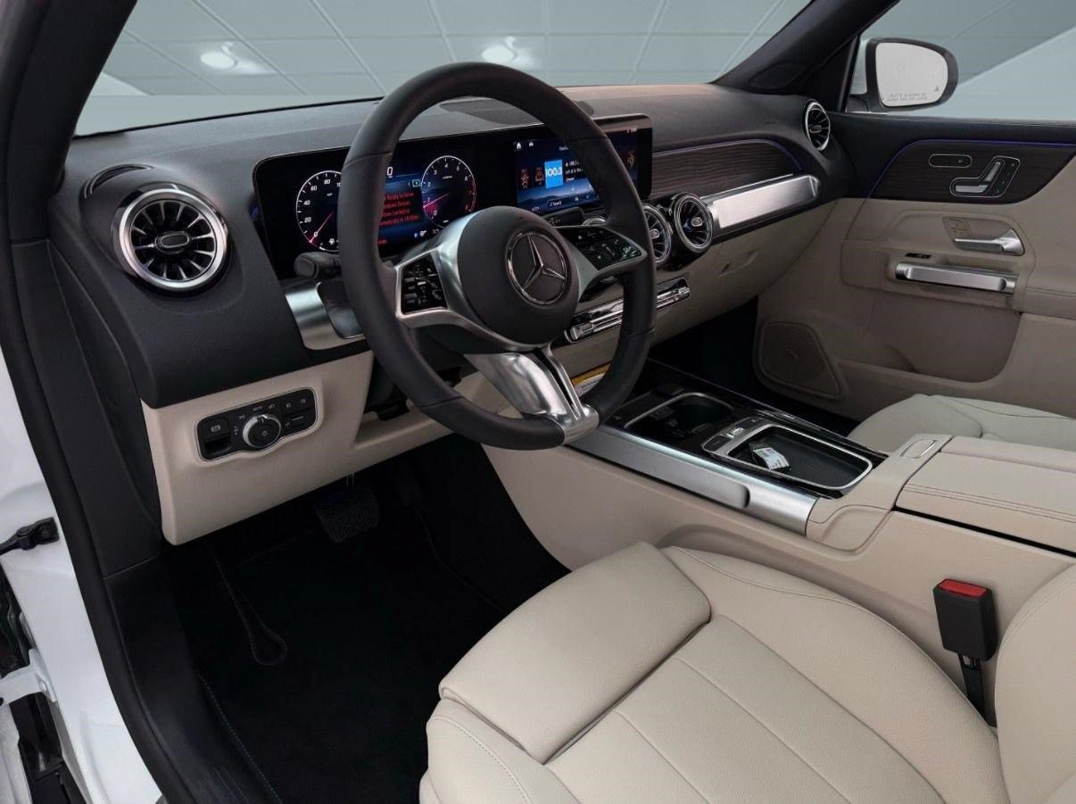 New 2026 Mercedes-Benz GLB 250 4MATIC image 4