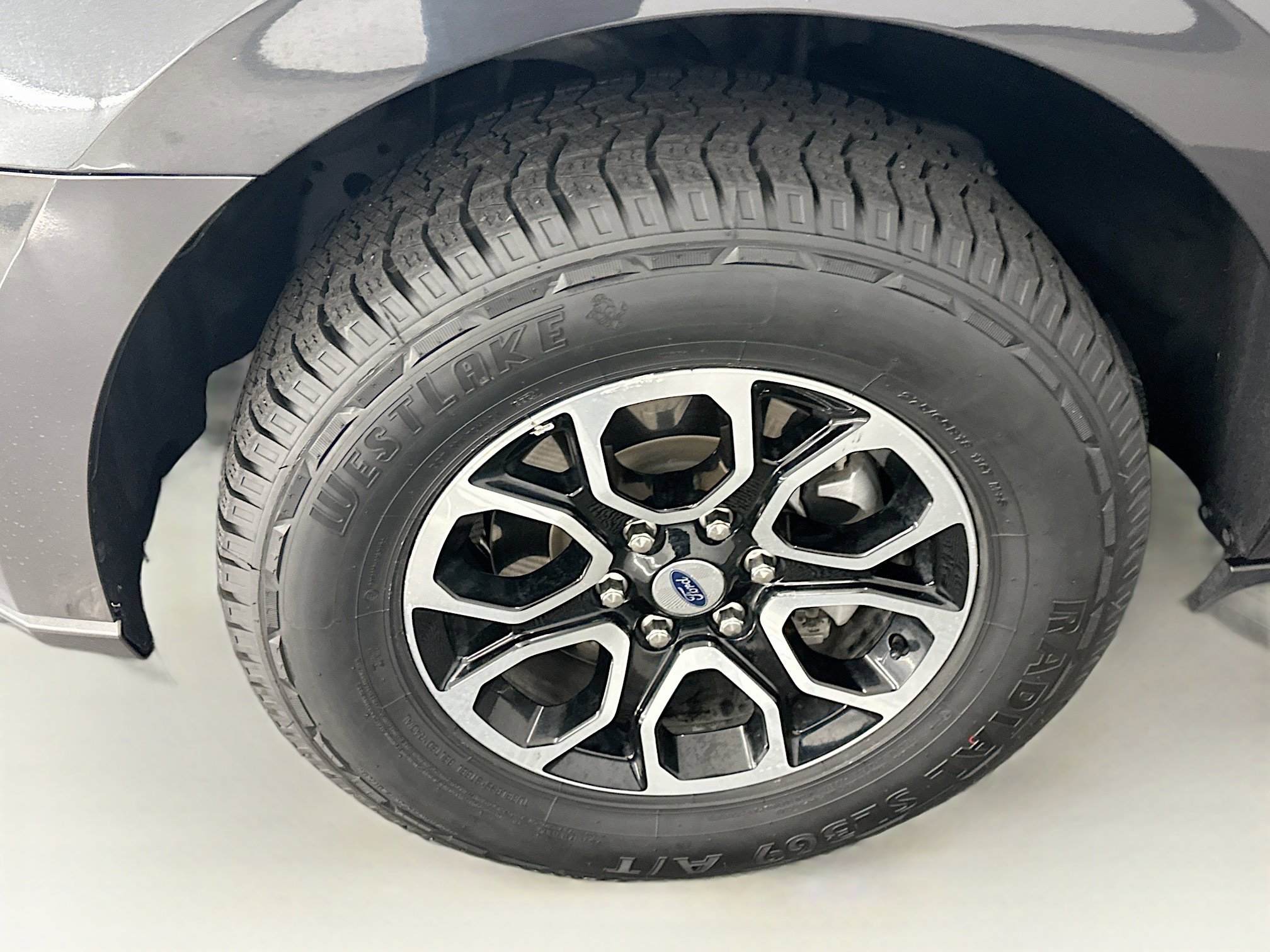 Used 2024 Ford Expedition XLT image 11