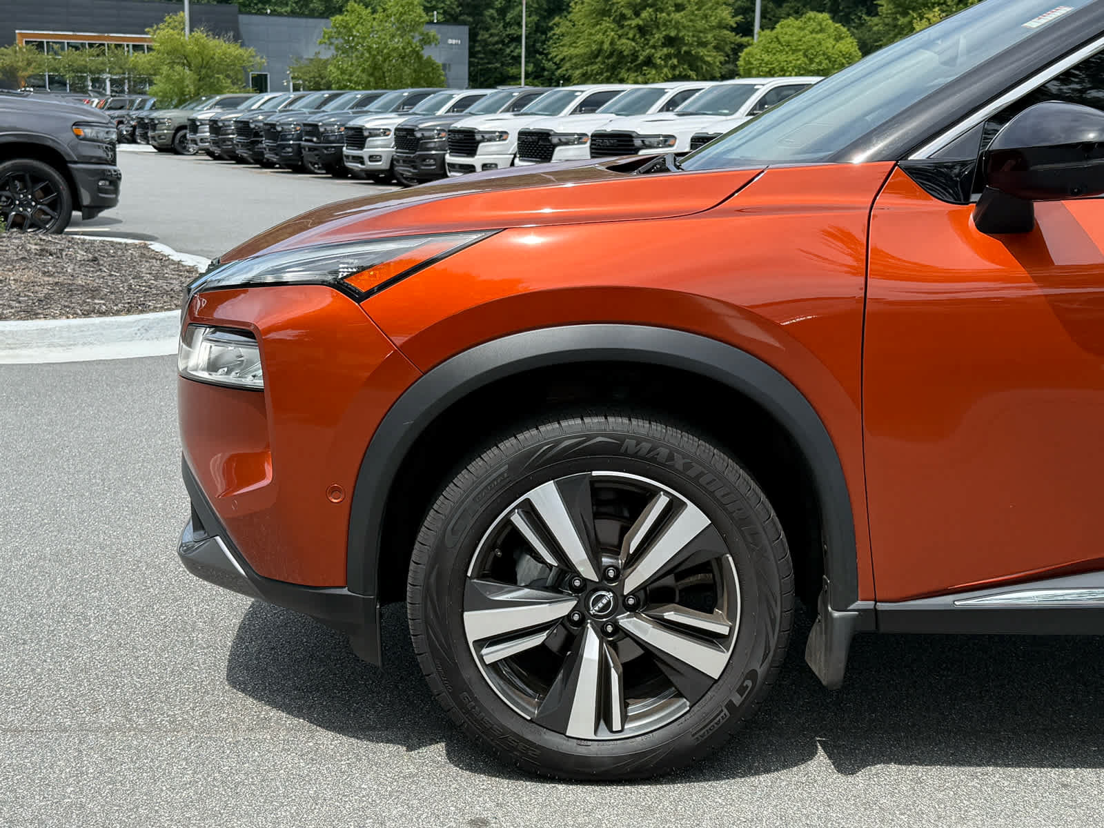 Used 2023 Nissan Rogue SL w/ SL Premium Package AWD/4WD image 11
