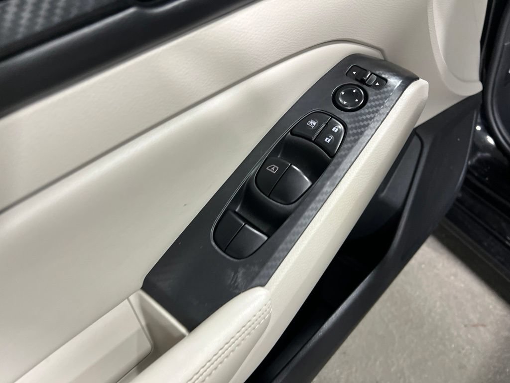 Used 2024 Nissan Altima 2.5 SV FWD image 21