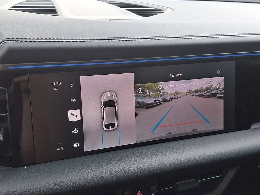 Used 2025 Porsche Macan Electric RWD image 19