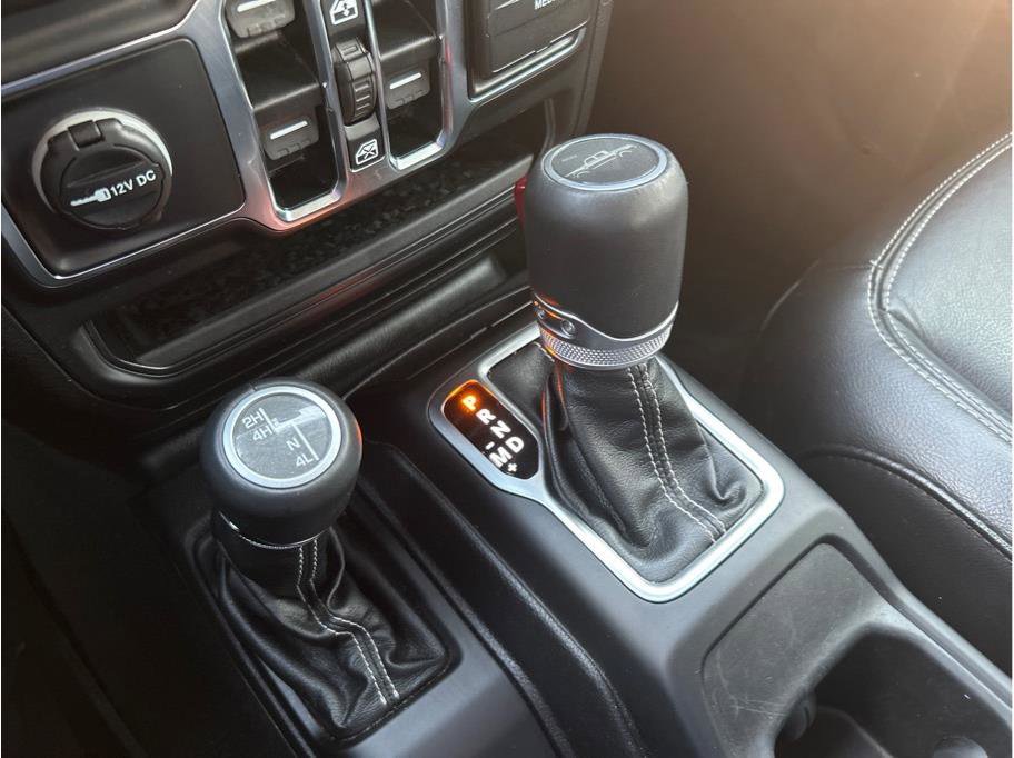 Used 2020 Jeep Gladiator Overland image 19