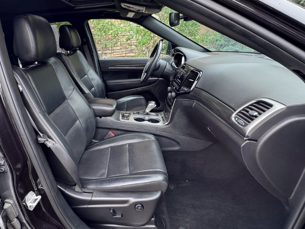 Used 2019 Jeep Grand Cherokee Limited w/ Luxury Group II AWD/4WD image 39