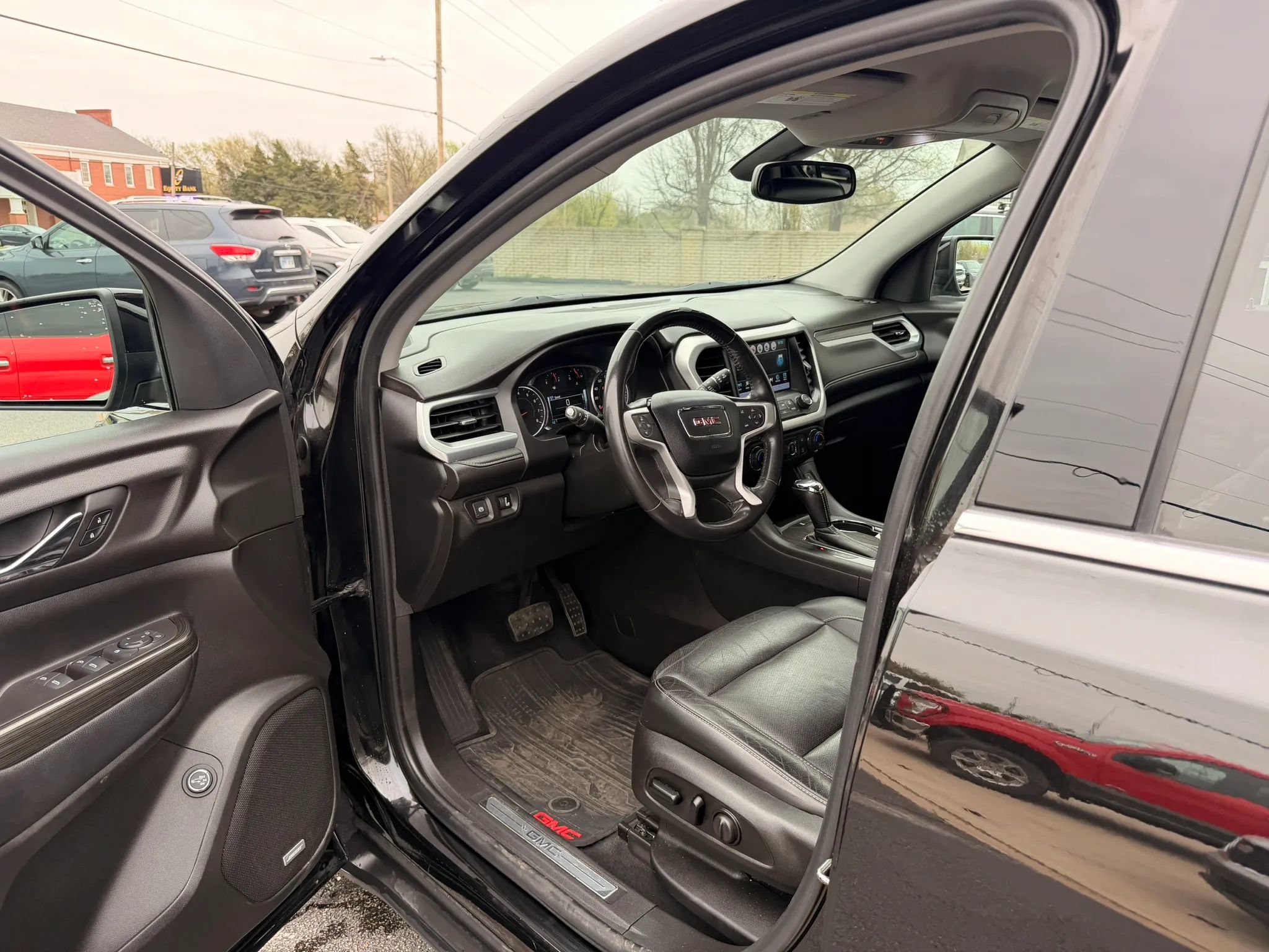 Used 2019 GMC Acadia SLT FWD image 9