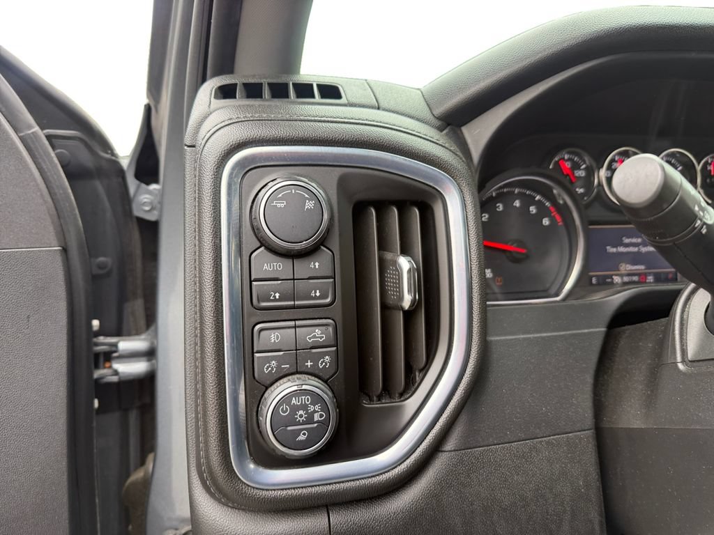 Used 2019 Chevrolet Silverado 1500 RST AWD/4WD image 13