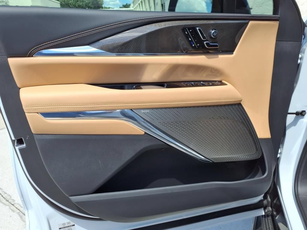 New 2026 Cadillac Escalade IQ Sport 2 w/ LPO, ONYX Package AWD/4WD image 15