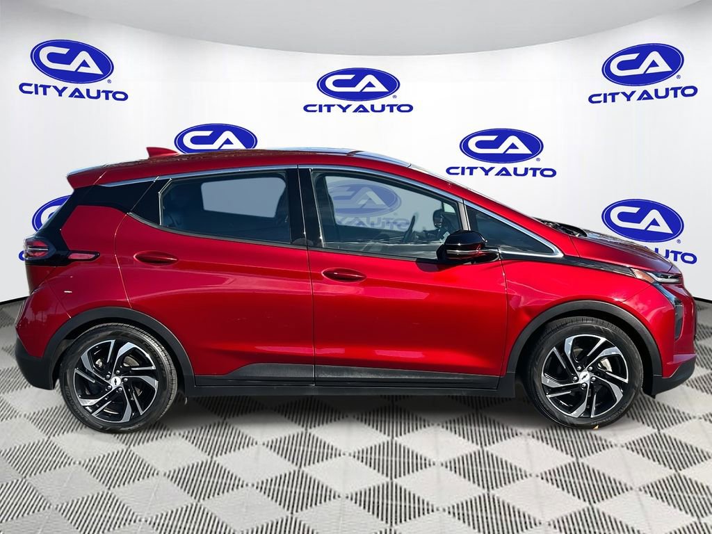 Used 2023 Chevrolet Bolt LT image 2