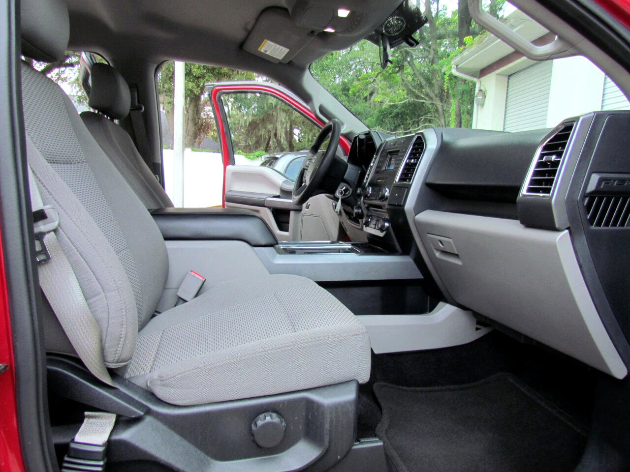 Used 2016 Ford F150 XLT w/ Trailer Tow Package image 22