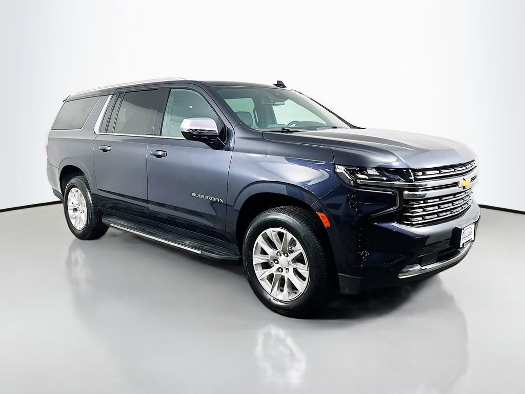 Used 2023 Chevrolet Suburban Premier image 3