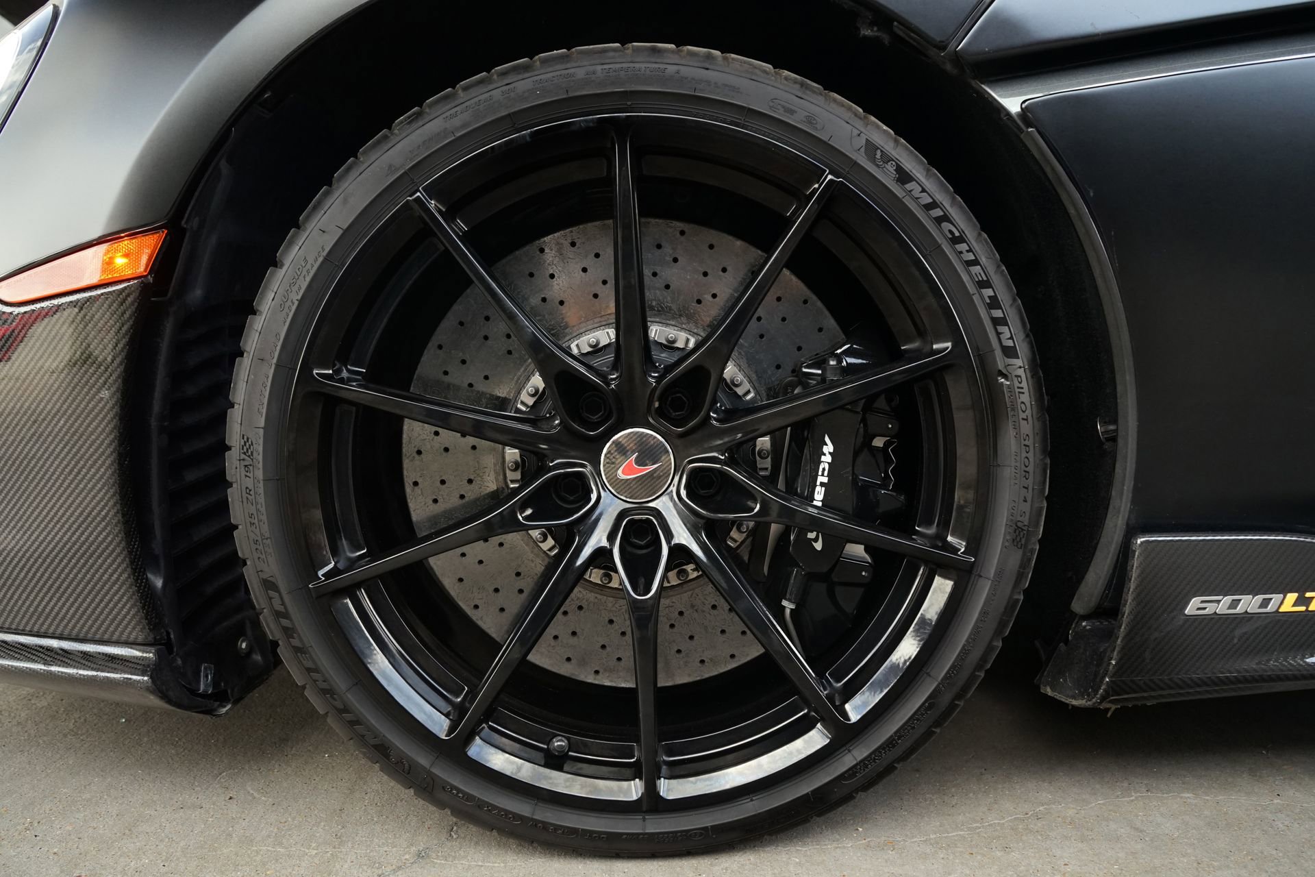 Used 2020 McLaren 600LT Spider RWD image 36
