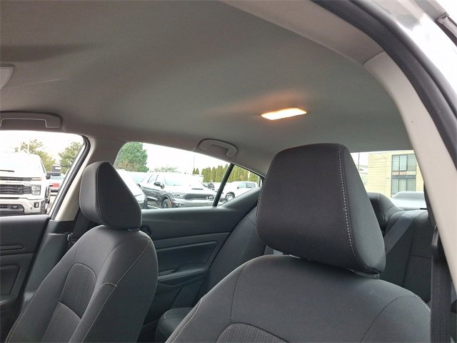 Used 2024 Nissan Altima 2.5 SV image 13