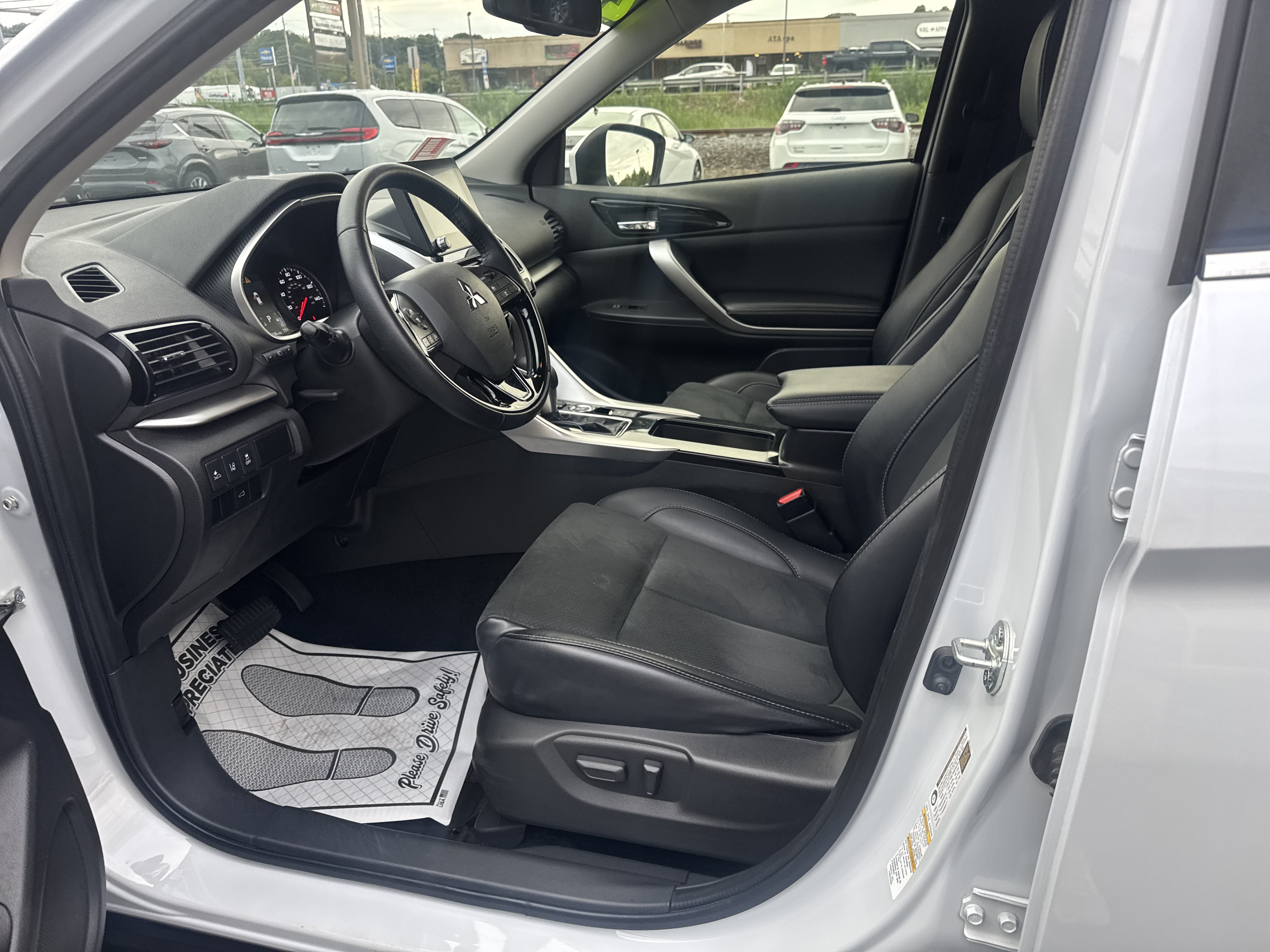 Used 2025 Mitsubishi Eclipse Cross SE AWD/4WD image 12