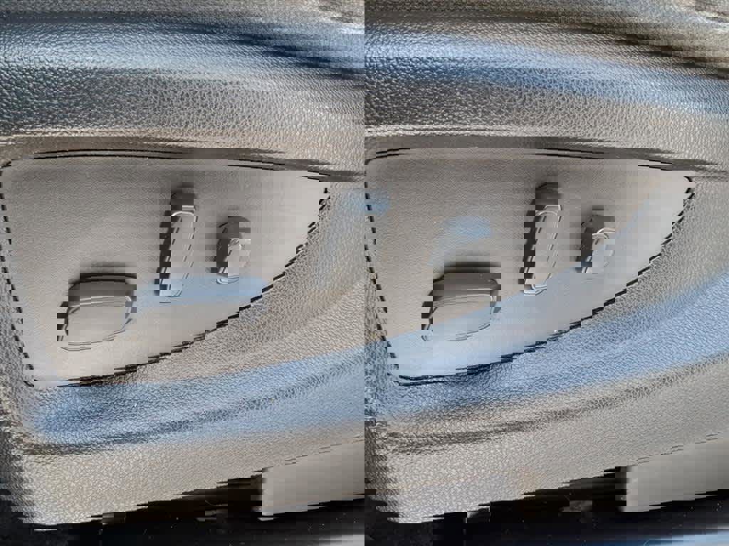 Used 2018 Chevrolet Silverado 1500 LT w/ All Star Edition image 10