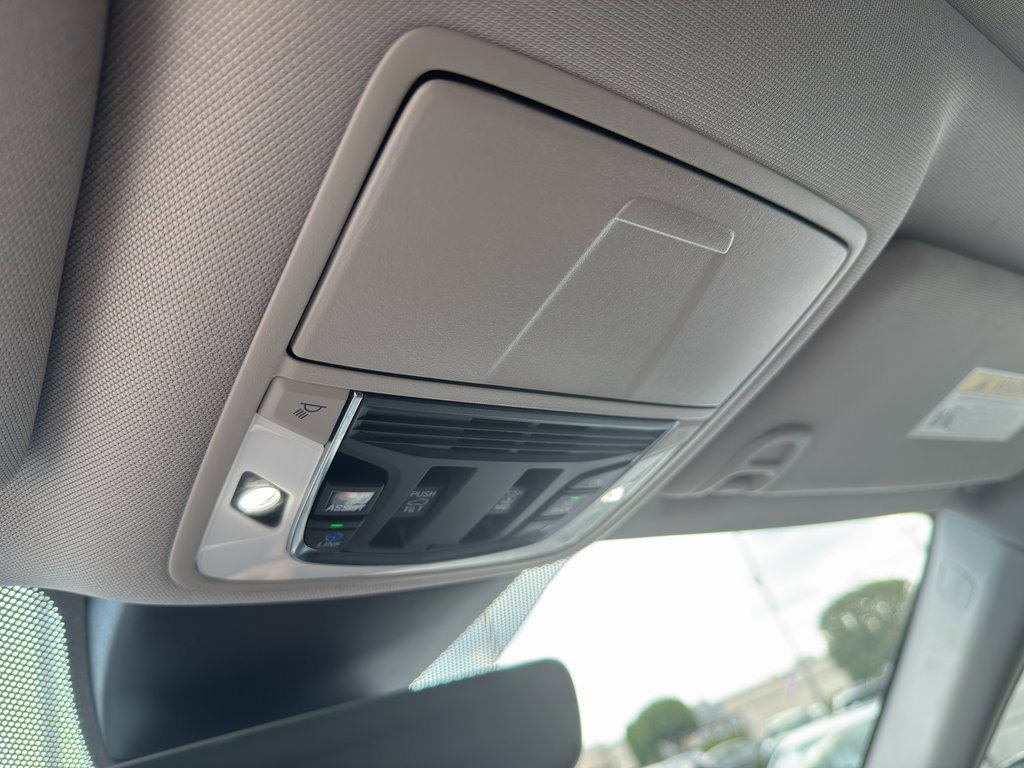 Certified 2024 Acura MDX SH-AWD w/ Technology Package image 31