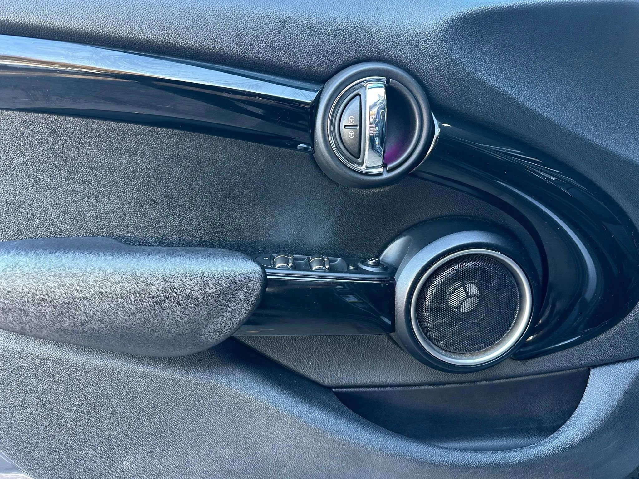 Used 2015 MINI Cooper S image 9