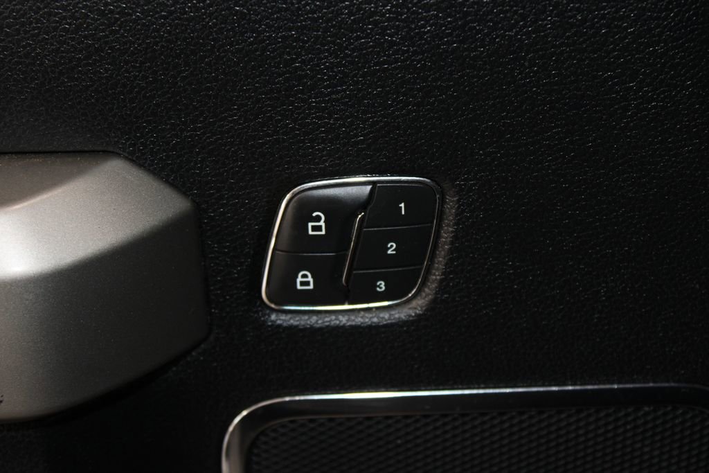 Used 2019 Ford F350 Lariat w/ Lariat Ultimate Package image 21