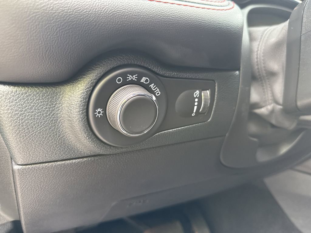 Used 2025 Dodge Durango R/T image 28