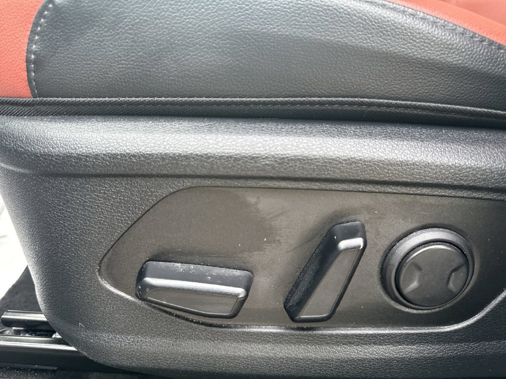 Used 2025 Kia Sportage SX FWD image 14