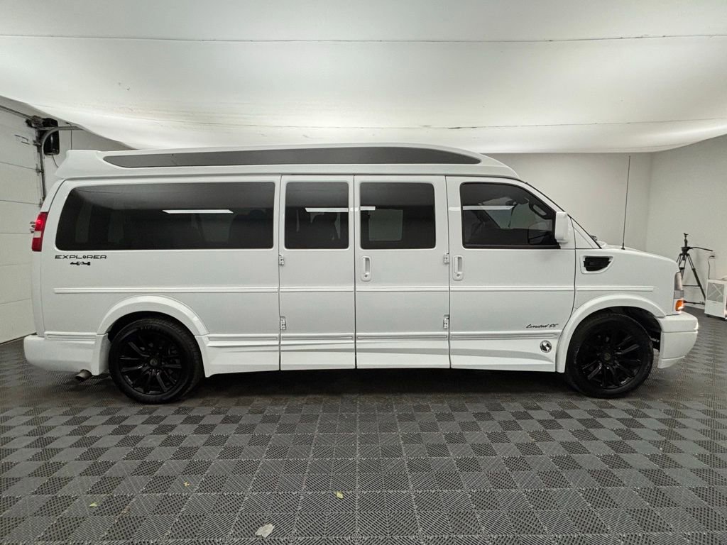 Used 2020 Chevrolet Express 2500 Extended w/ Enhanced Convenience Package image 5