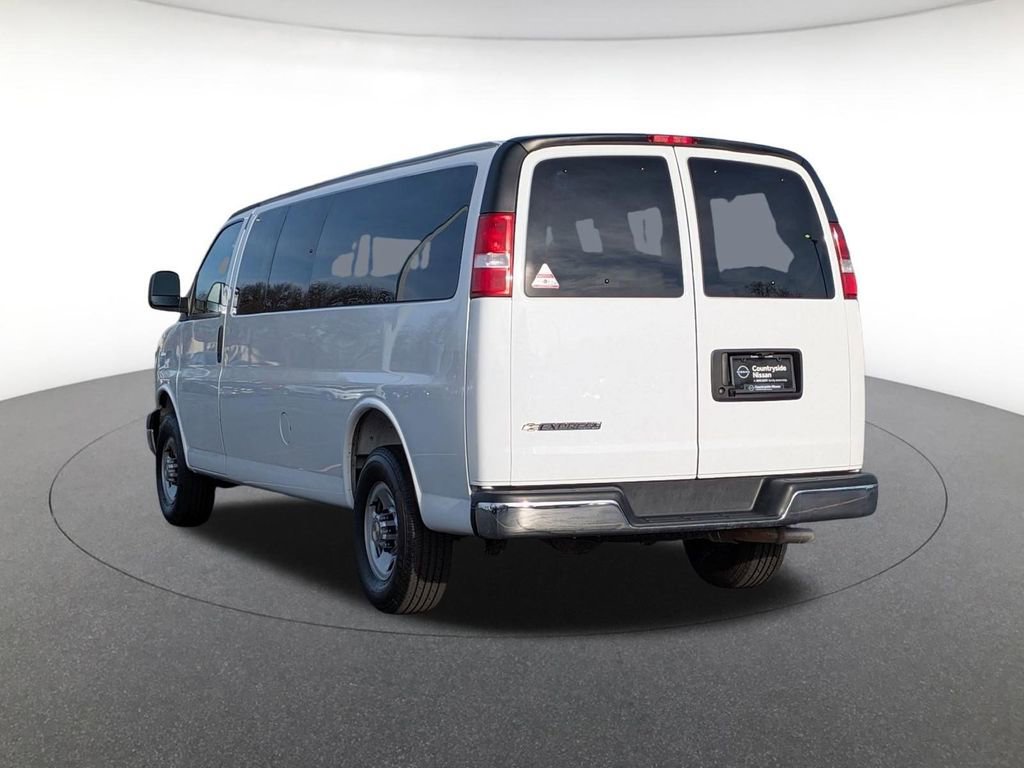 Used 2025 Chevrolet Express 3500 LT w/ LT Preferred Equipment Group RWD image 7