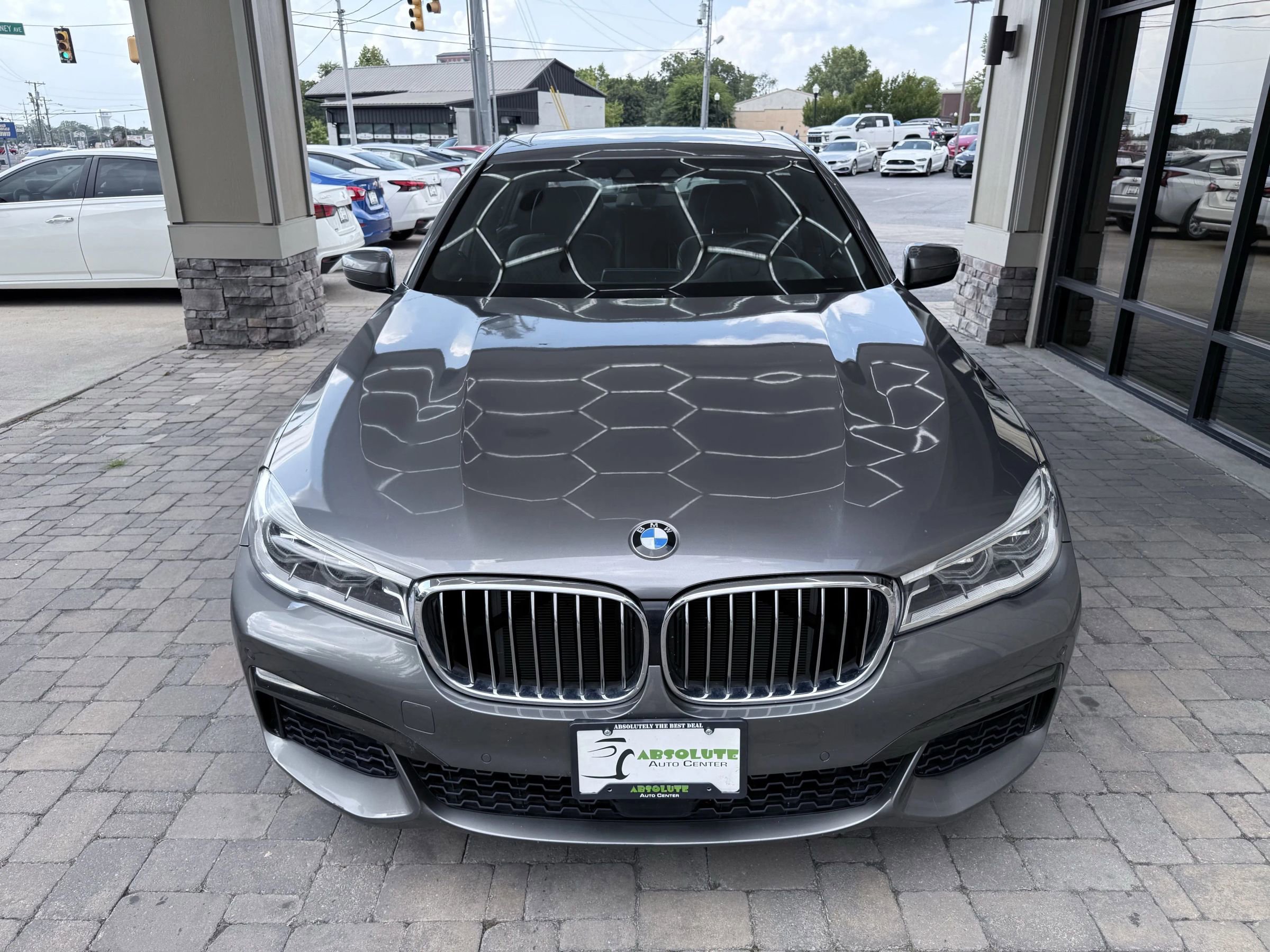Used 2018 BMW 750i xDrive image 8