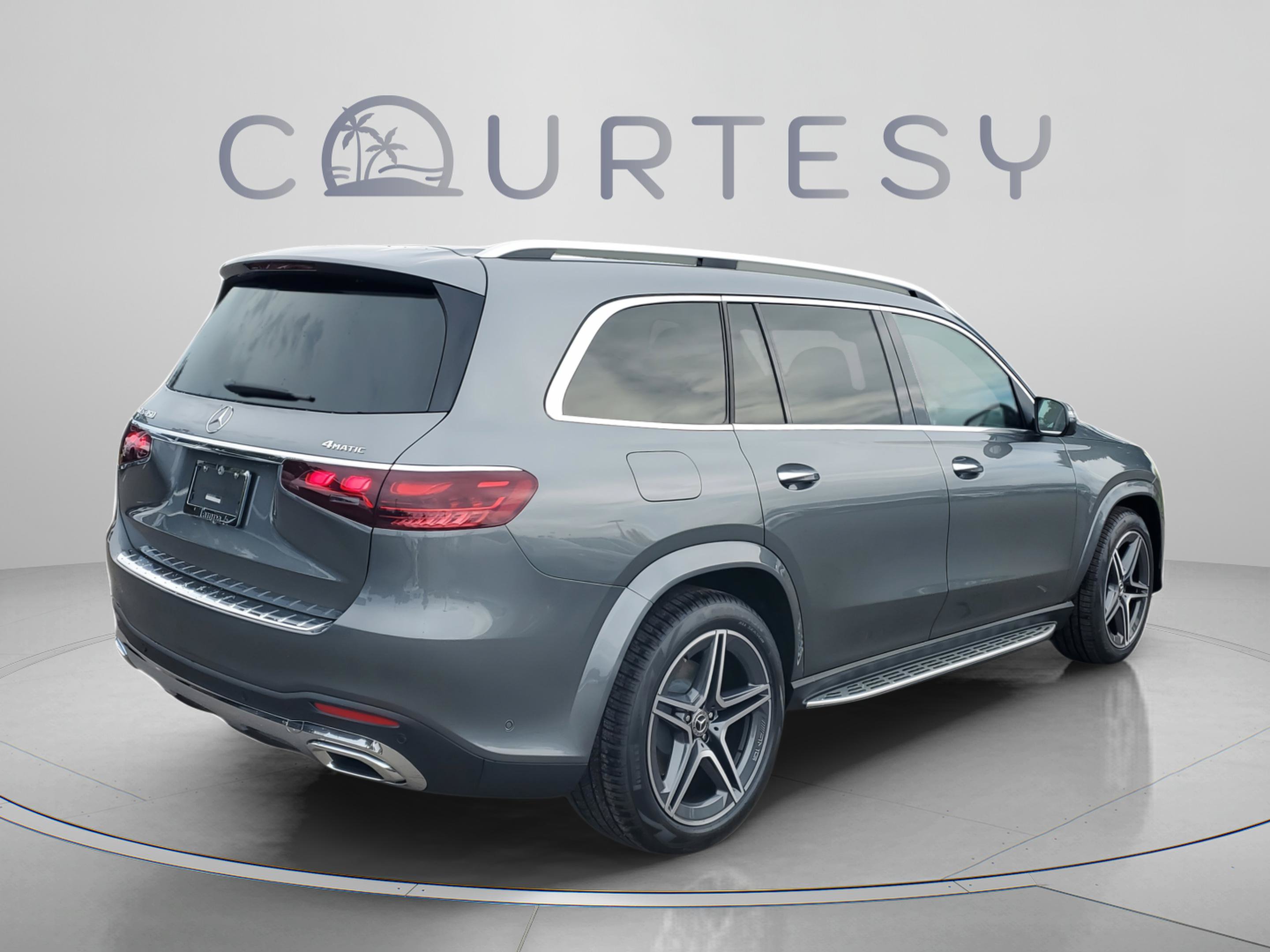 Certified 2026 Mercedes-Benz GLS 450 4MATIC image 4