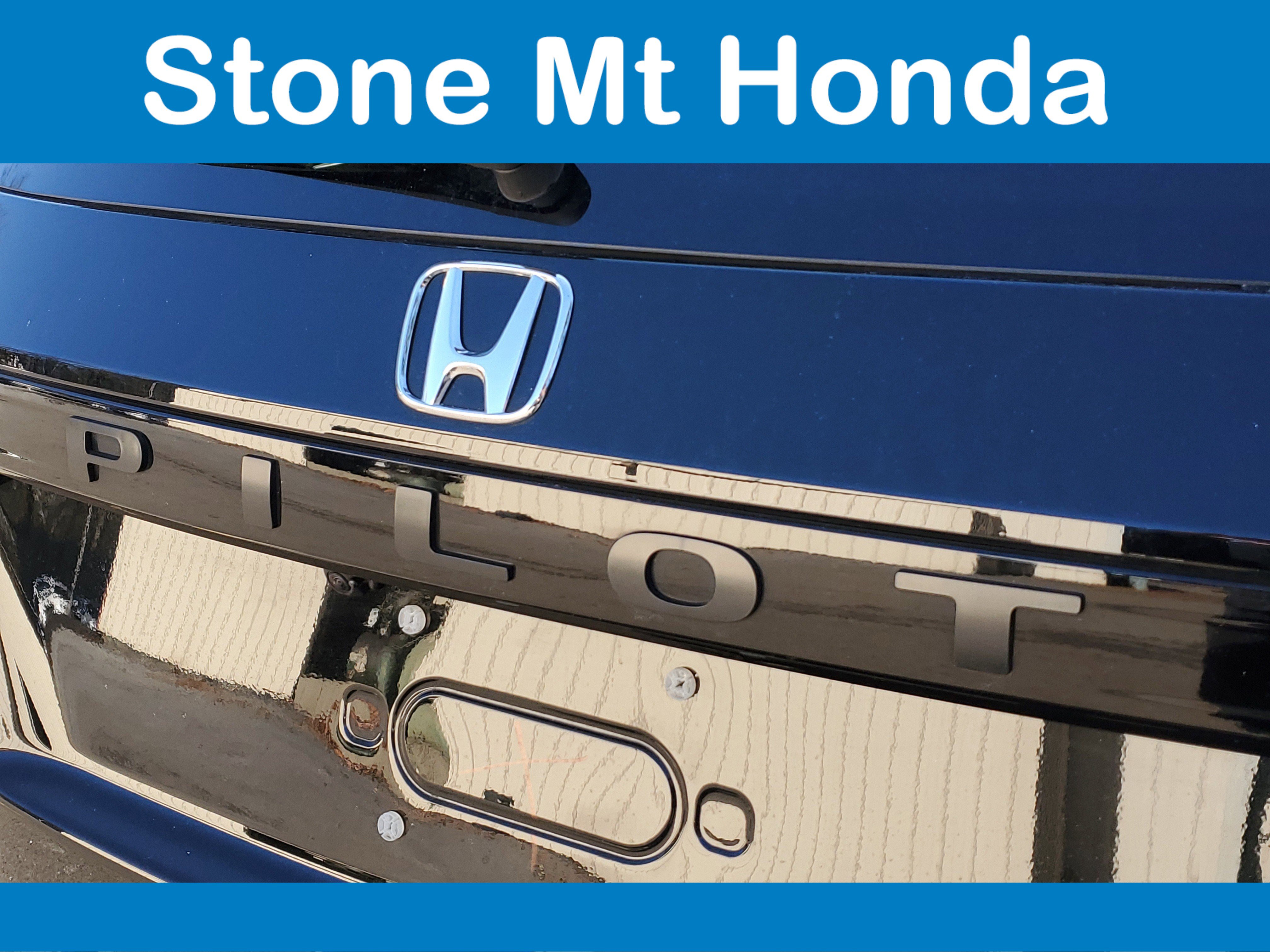 Used 2025 Honda Pilot EX-L image 11