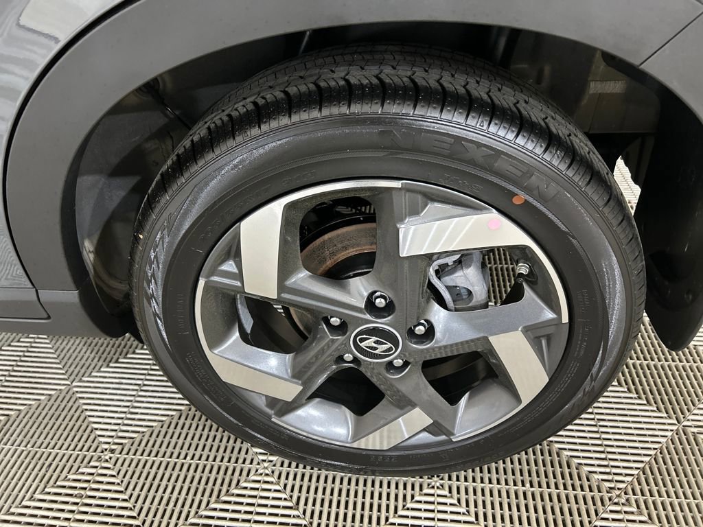 Used 2026 Hyundai Venue SEL FWD image 10