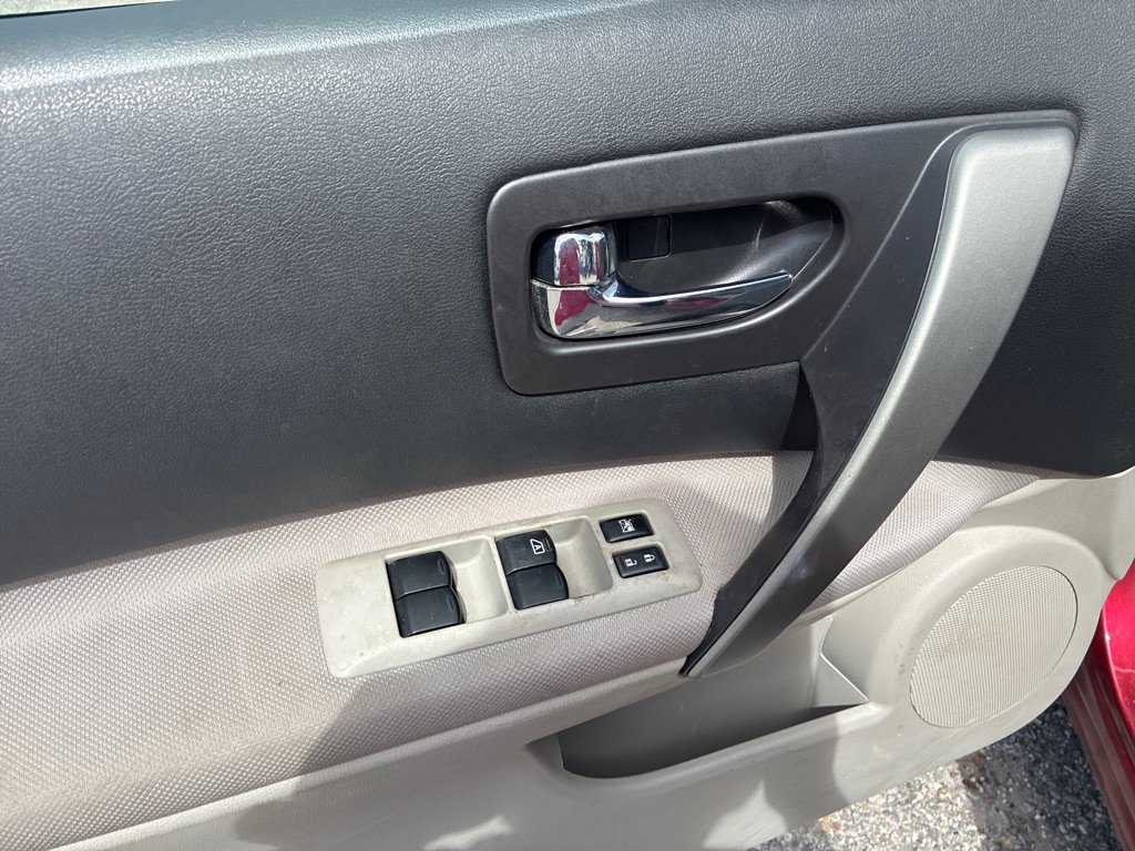 Used 2010 Nissan Rogue SL w/ Premium Pkg FWD image 6