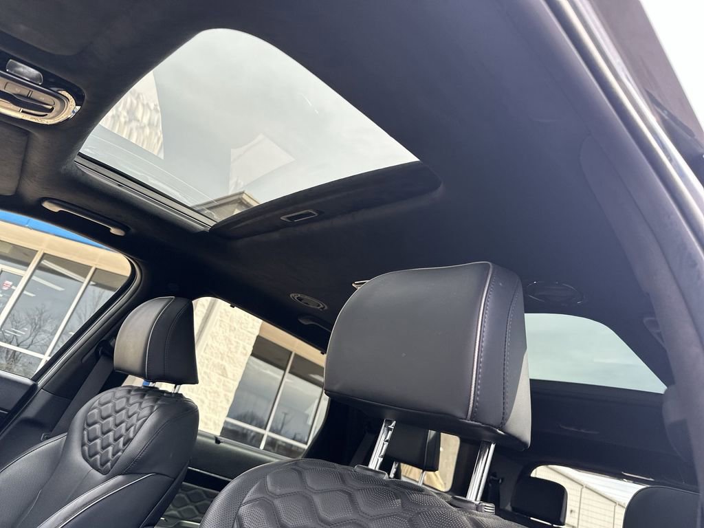 Used 2022 Hyundai Palisade Calligraphy image 16