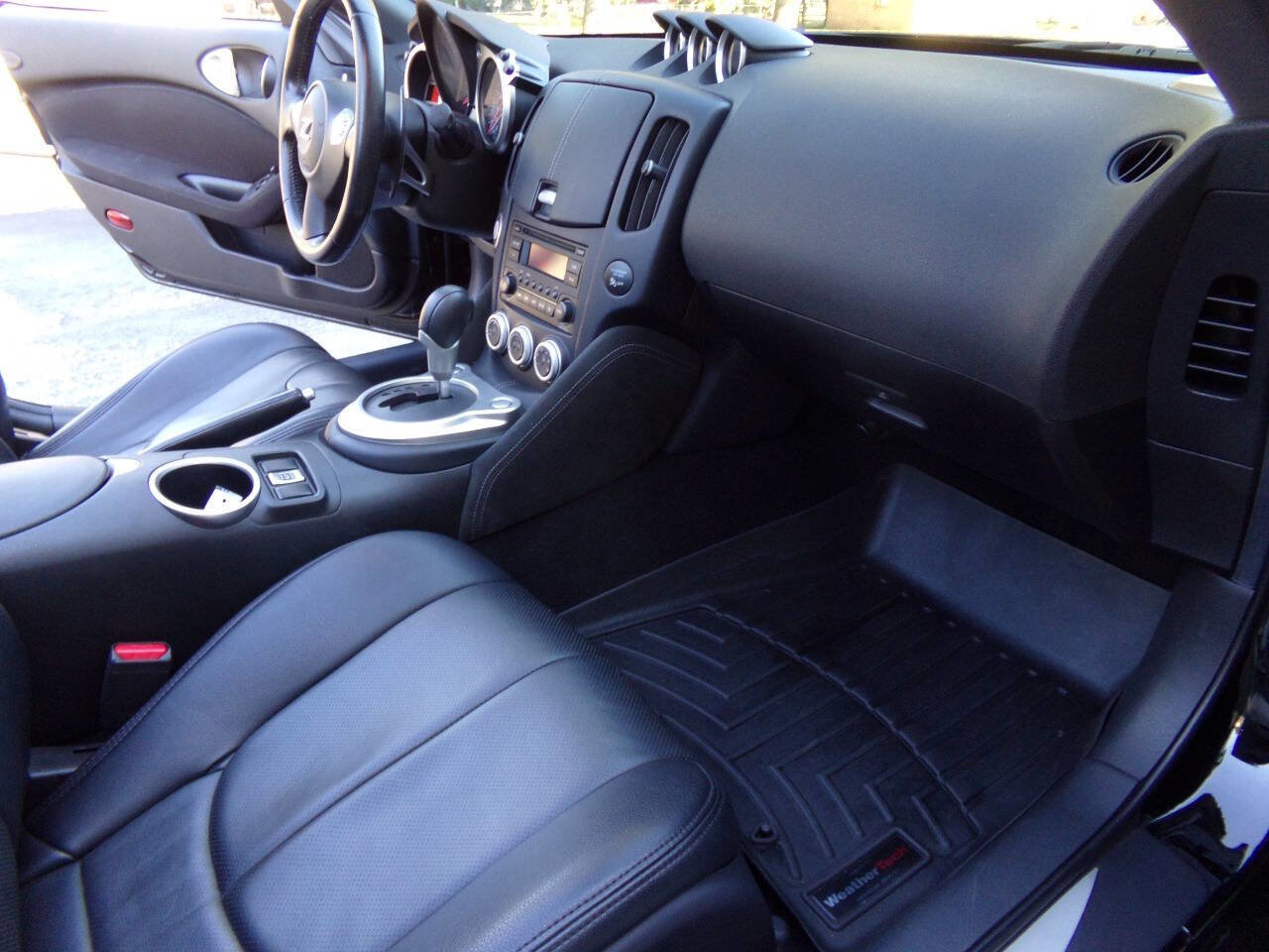 Used 2019 Nissan 370Z Roadster image 23