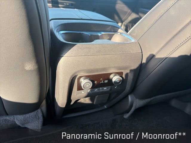 Used 2025 Buick Enclave Avenir w/ Super Cruise Package image 27