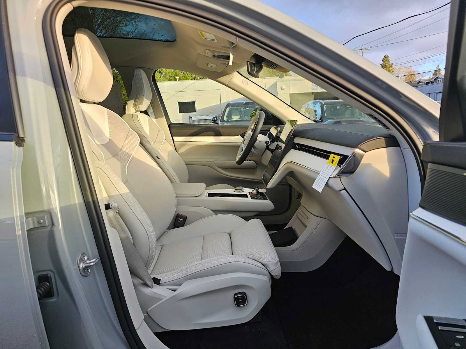New 2025 Volvo EX90 Plus AWD/4WD image 10