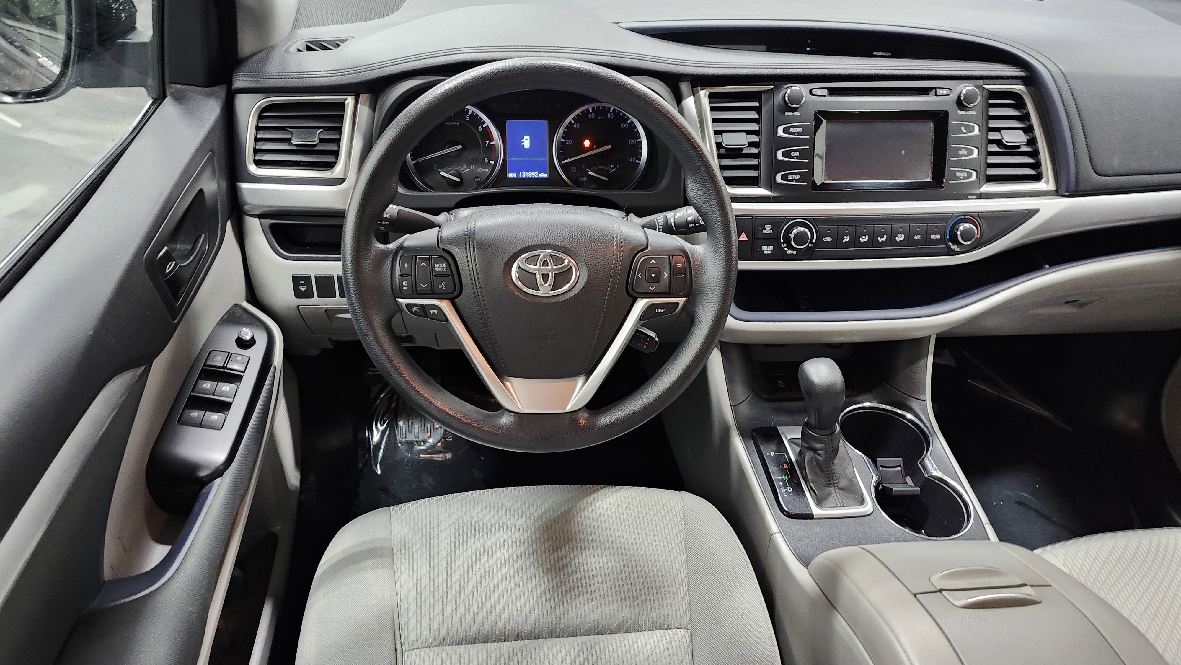 Used 2015 Toyota Highlander LE image 24