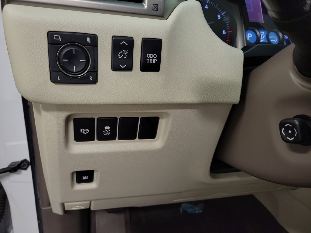 Used 2019 Lexus GX 460 Premium w/ Premium Package AWD/4WD image 26