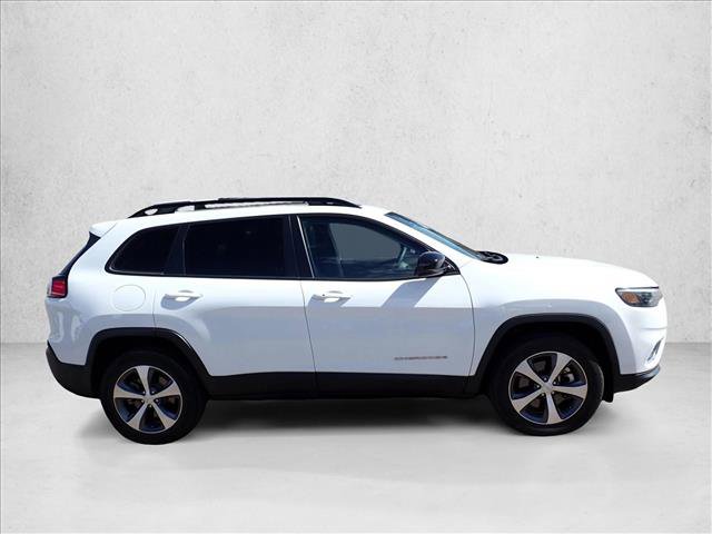 Used 2022 Jeep Cherokee Limited AWD/4WD image 3